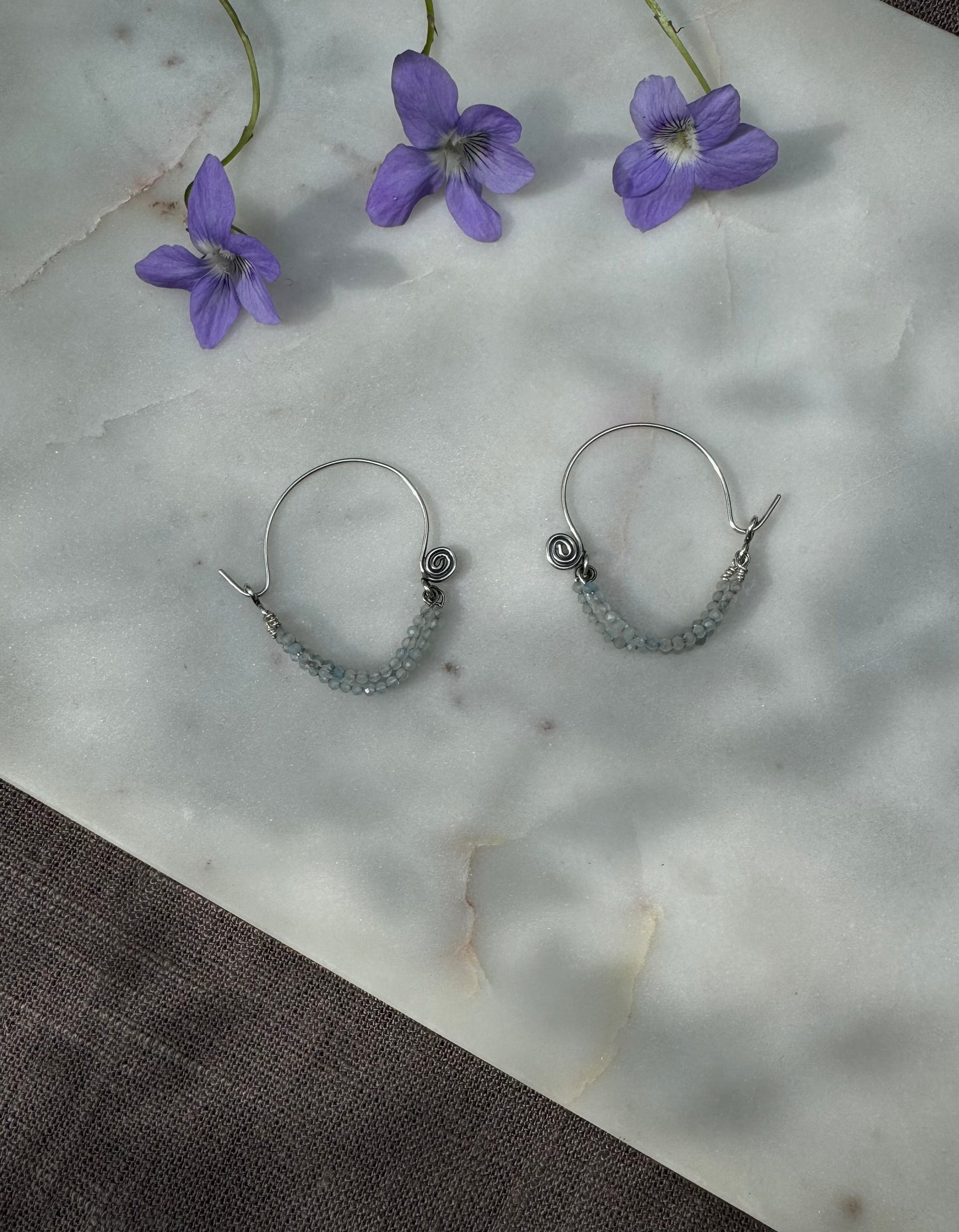 Silver earrings with moonstone