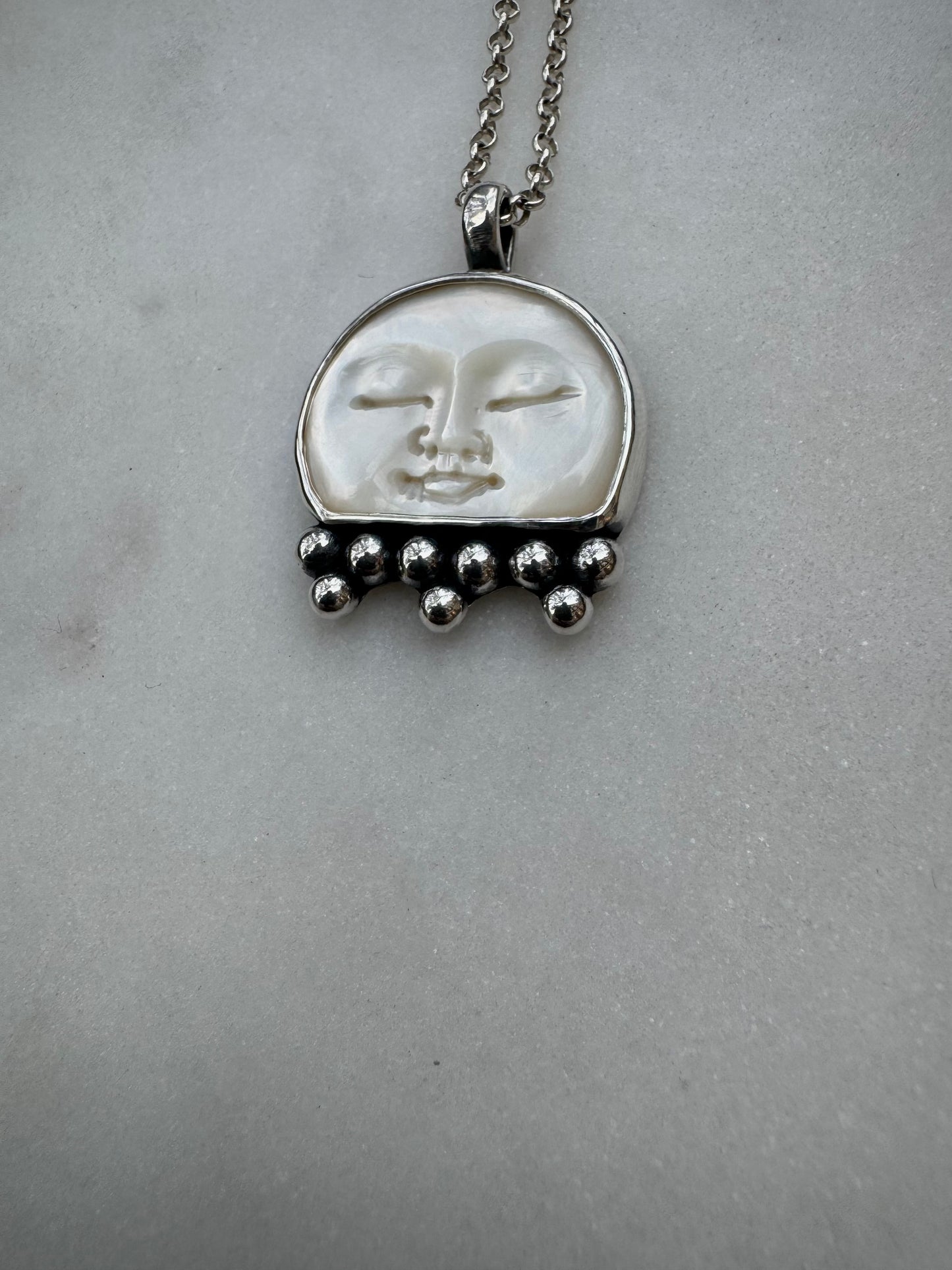 Morher of pearl moon face necklace