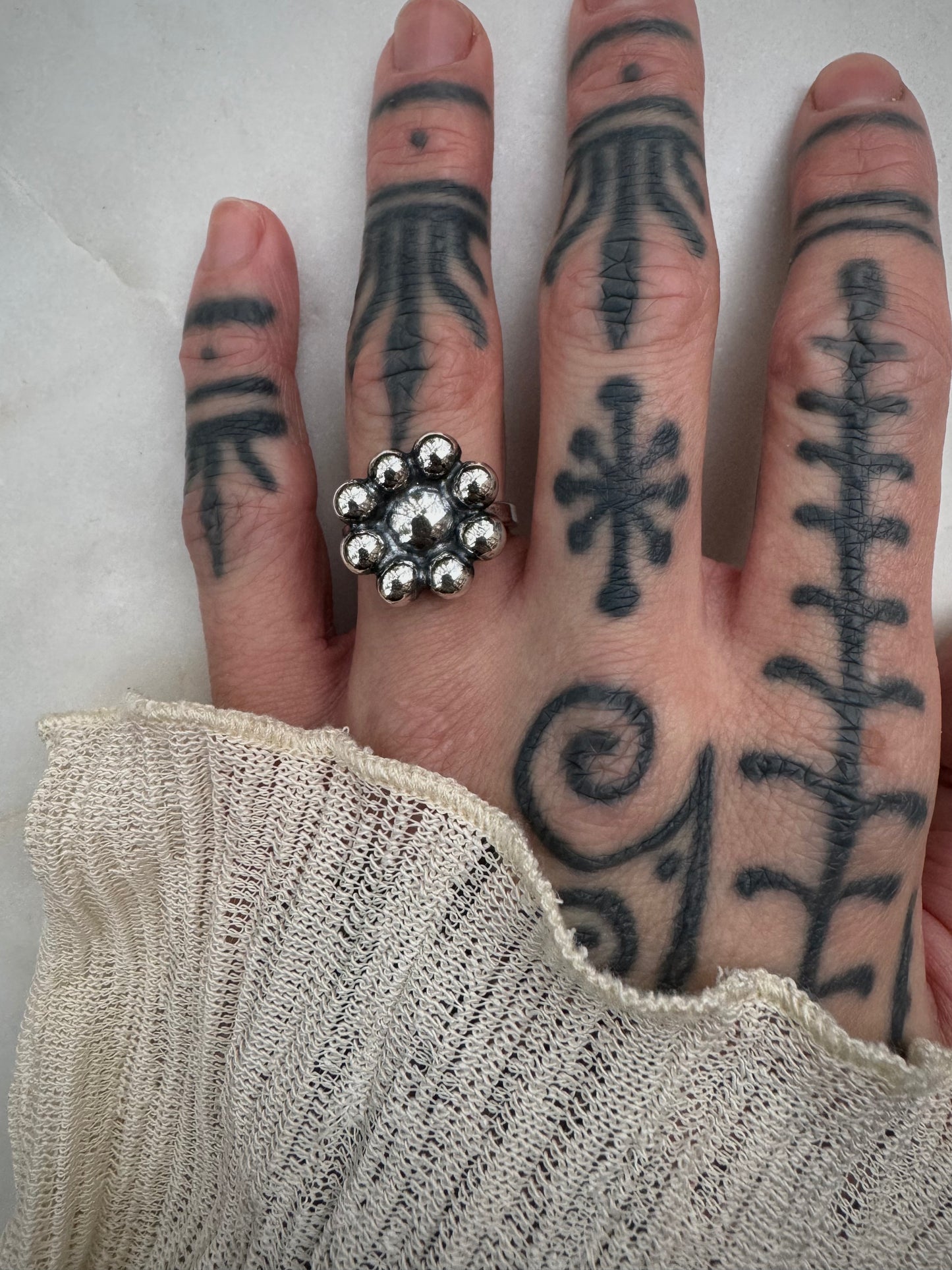 Dreamy flower silver ring