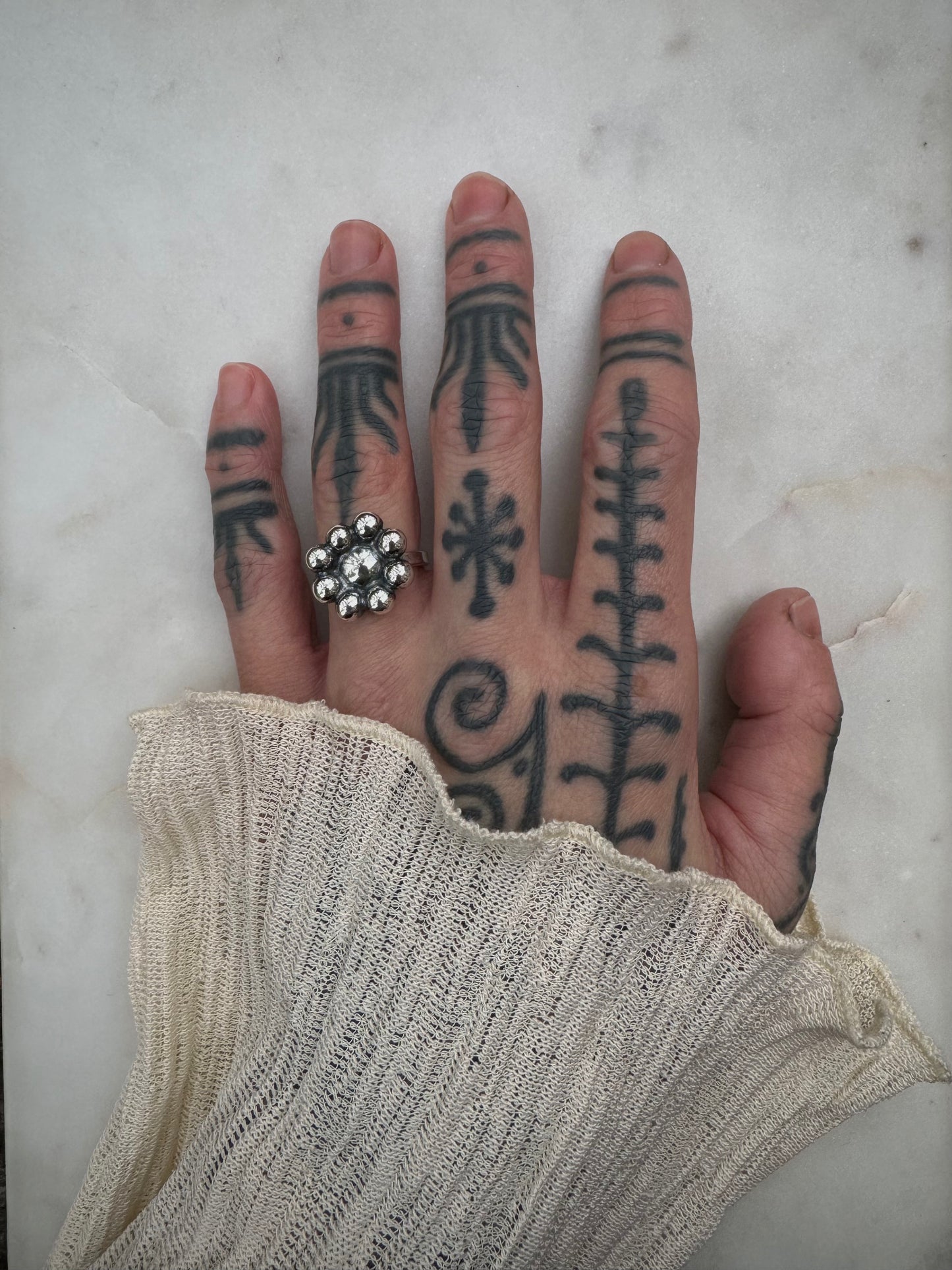 Dreamy flower silver ring