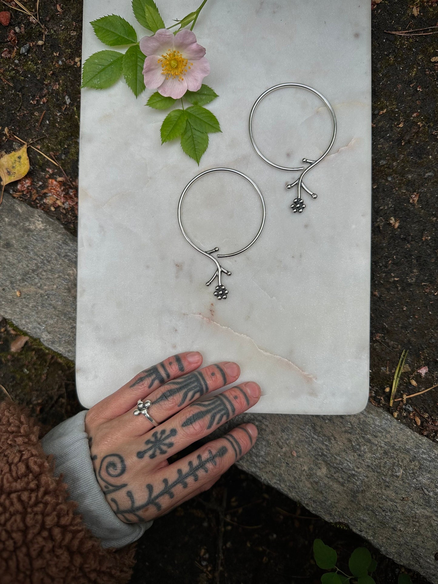 Flower earrings for streched ears