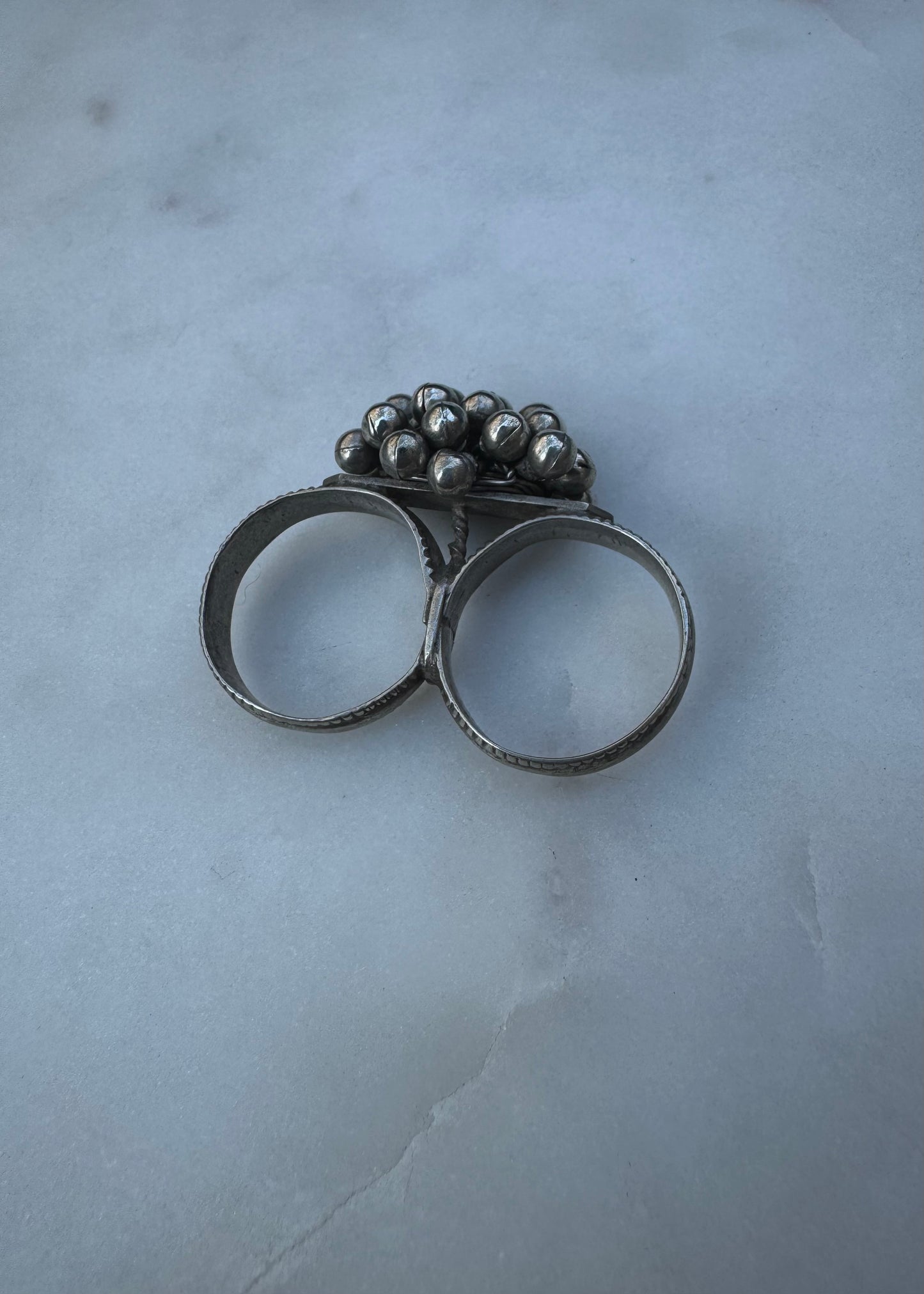 Dubbel silver ring with tassel