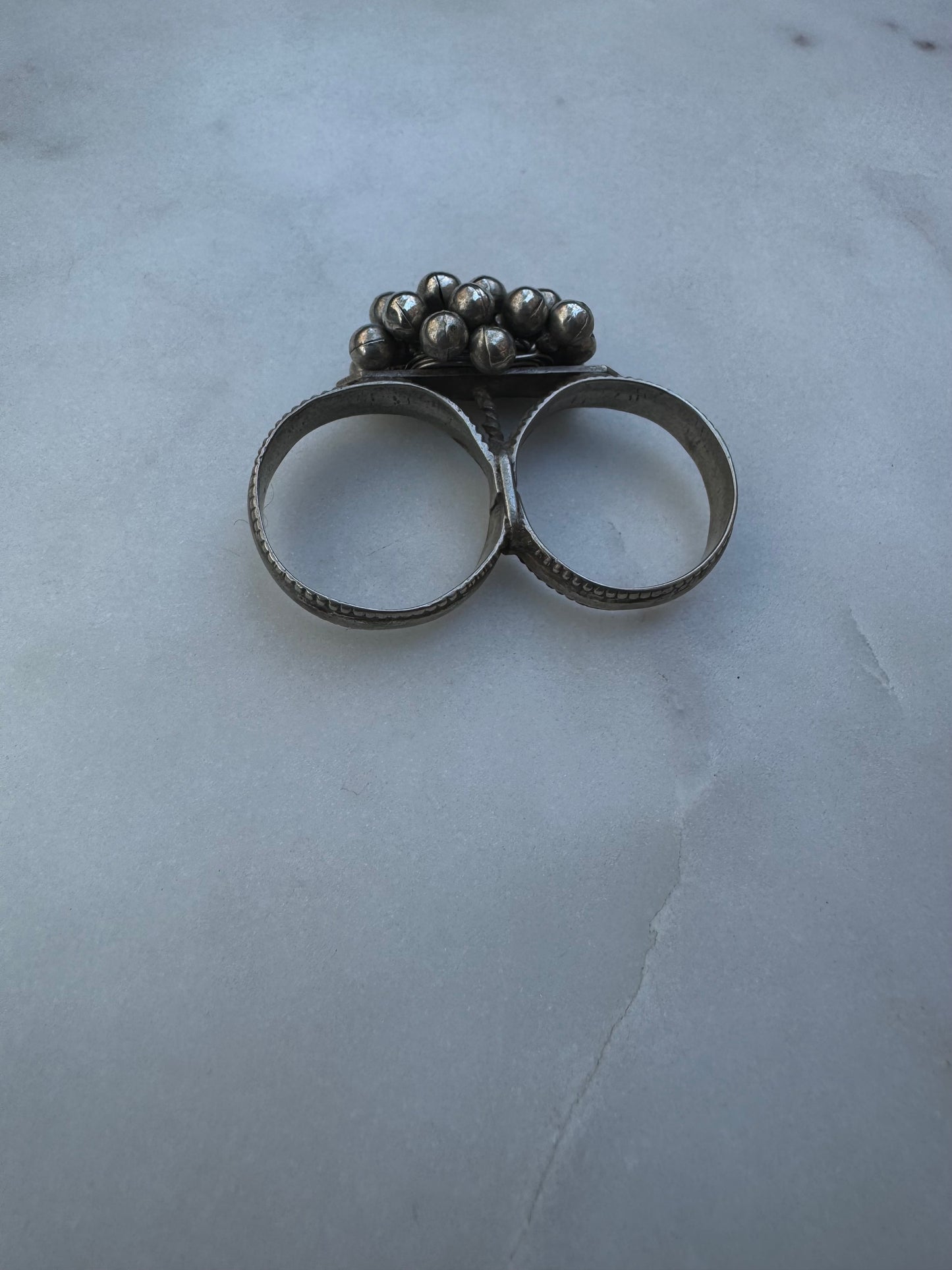 Dubbel silver ring with tassel