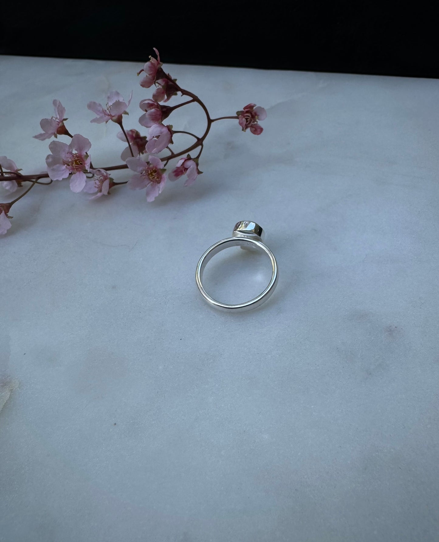Moonstone ring with 18k gold