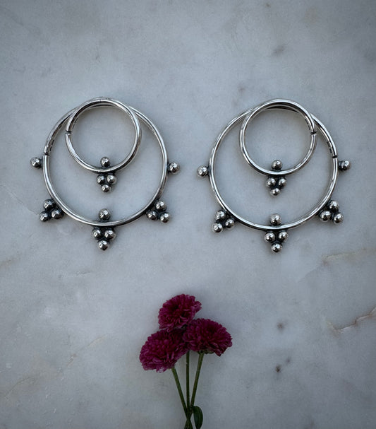 Set of two pair of earrings for streched ears