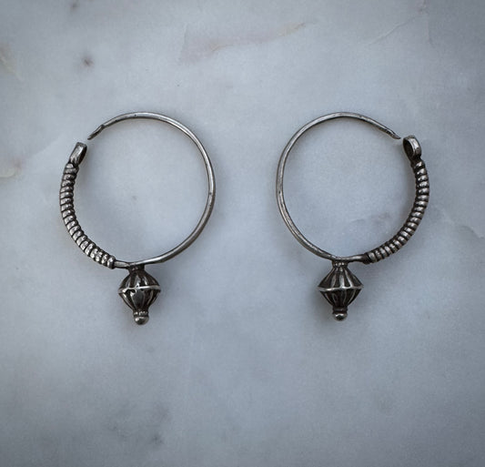 Old poppy seed silver earrings from Pakistan