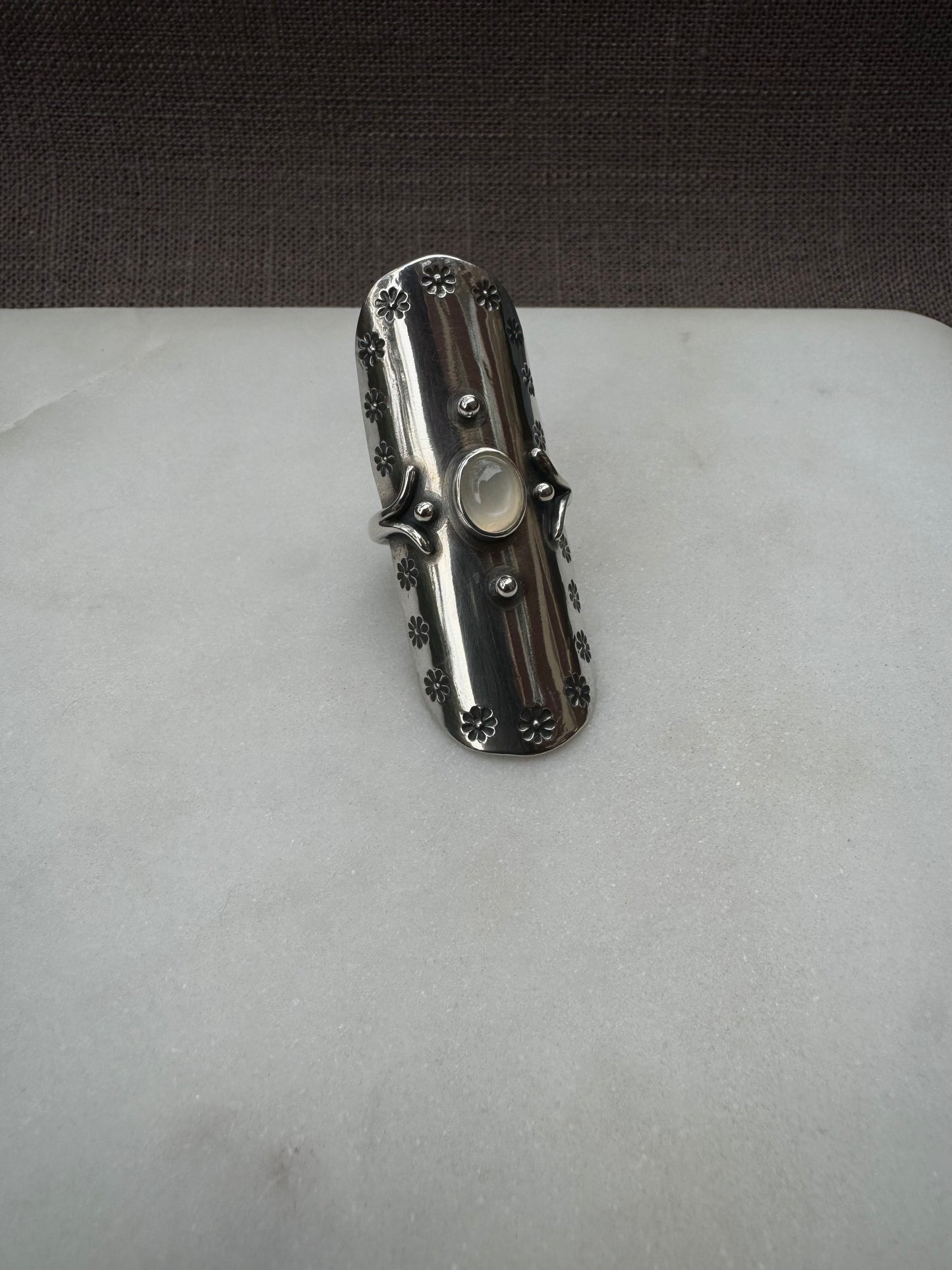 Silverring with moonstone