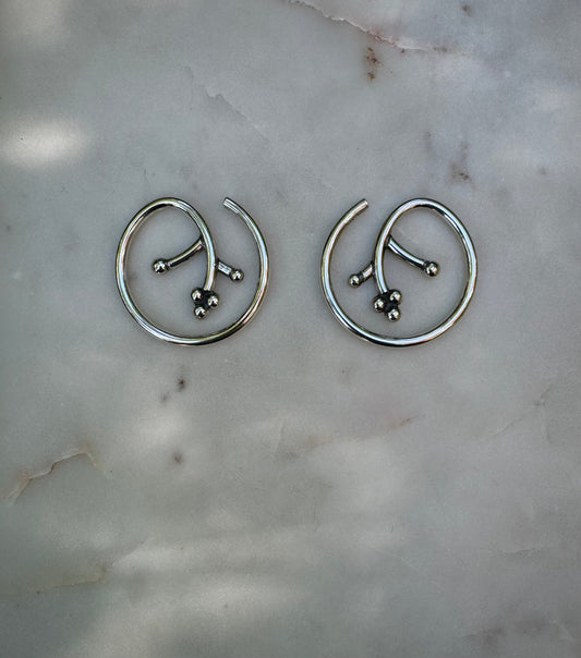 Flower earrings for stretched ears
