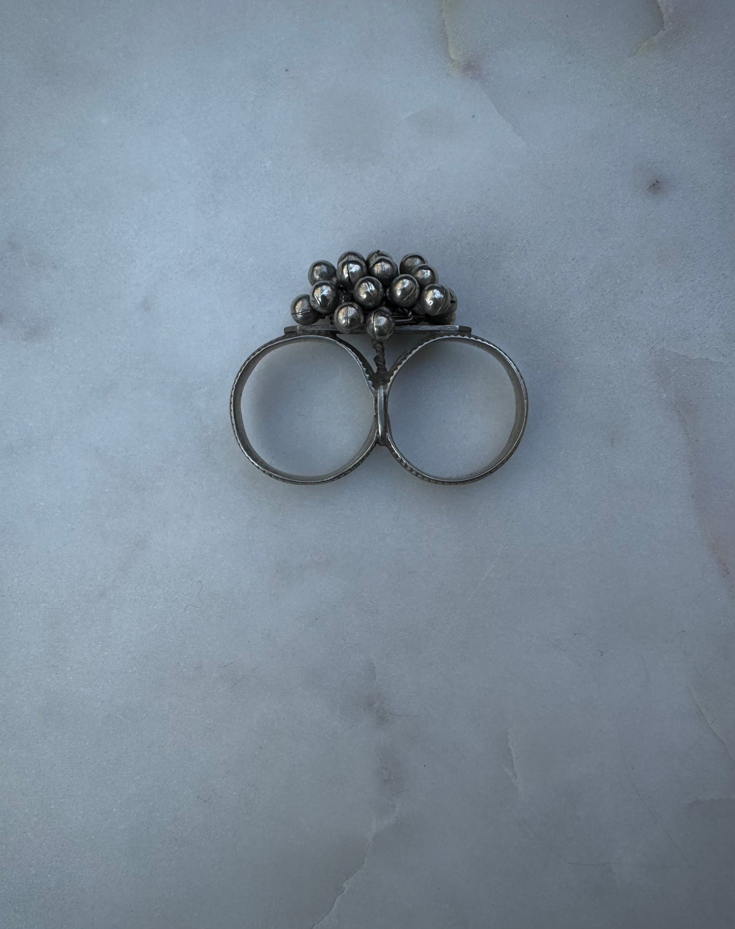 Dubbel silver ring with tassel