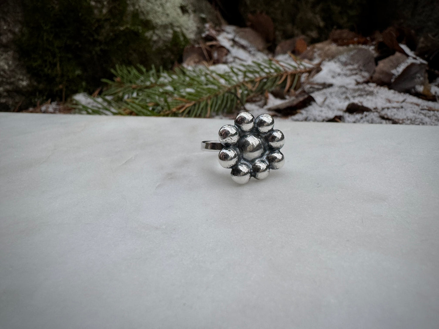 Dreamy flower silver ring